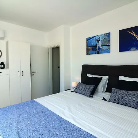 Holiday home Holiday Luce Jezera